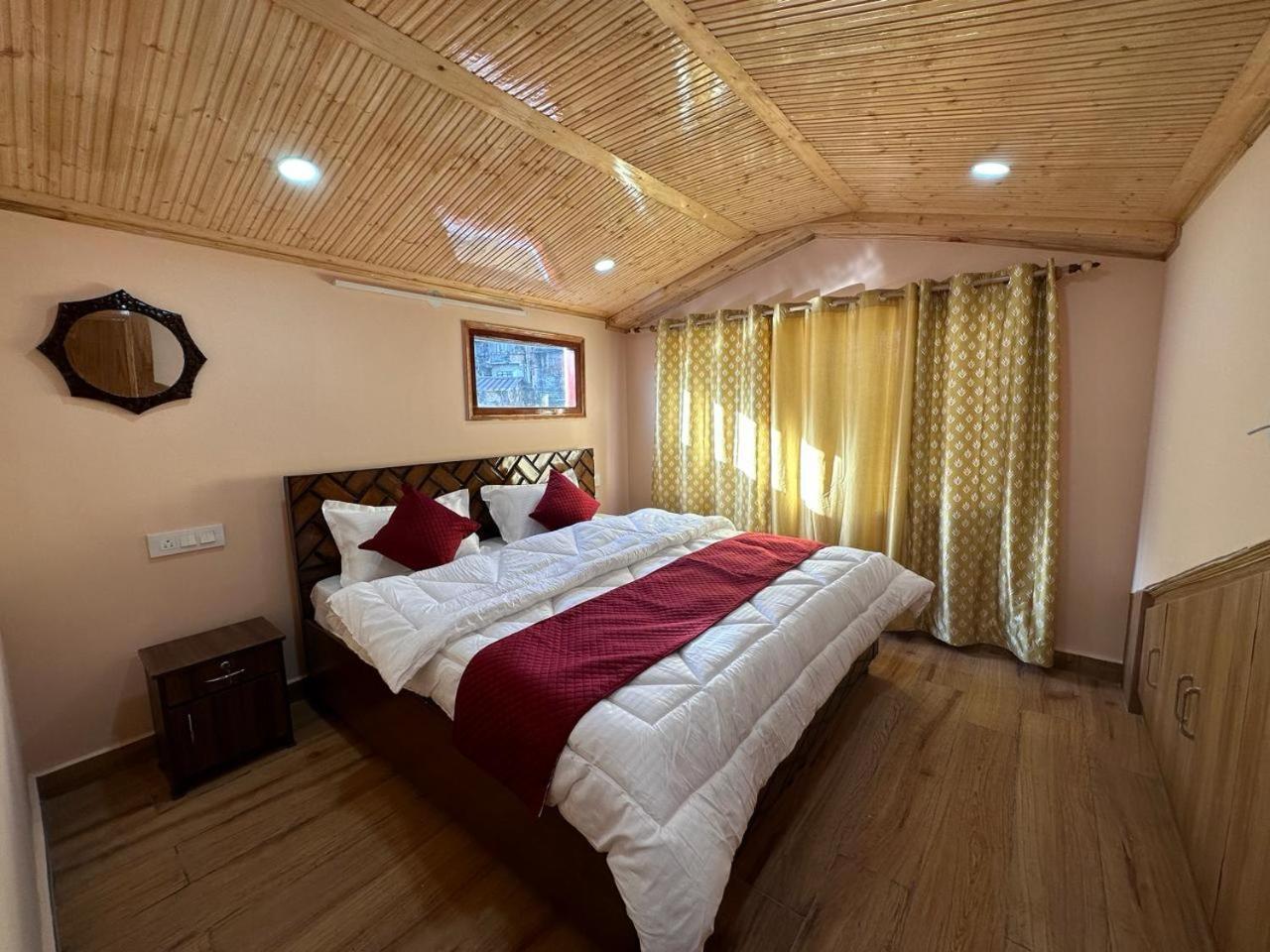Nav Nidhi B&B Шимла Экстерьер фото